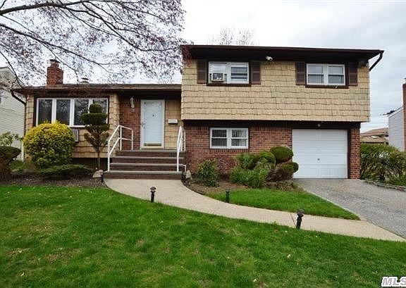 2nd image of 31 Sylvia Ln