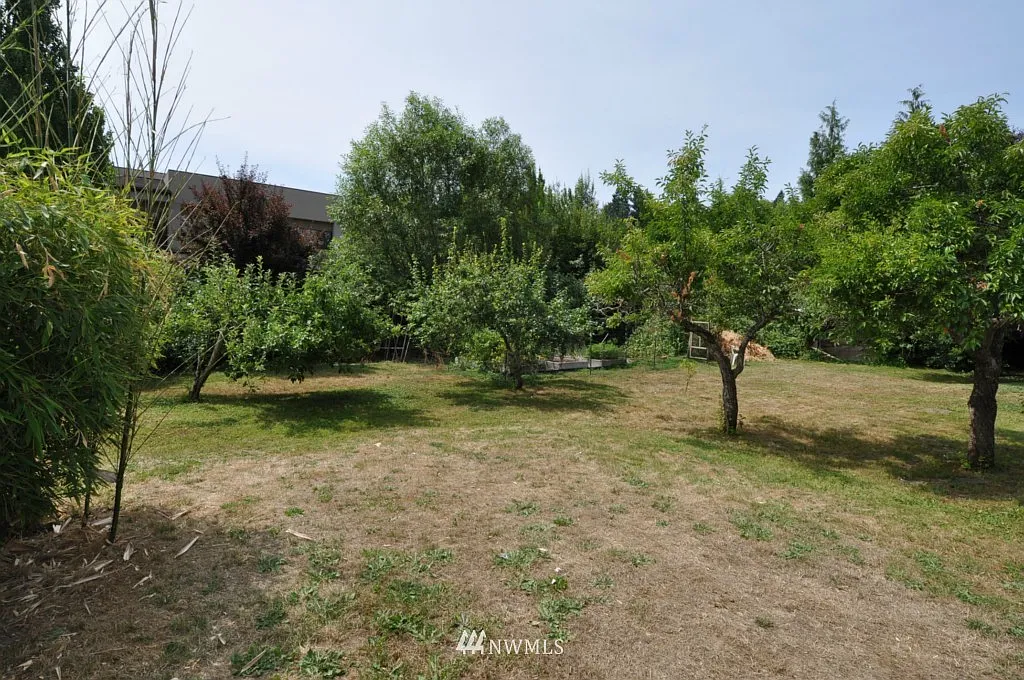 945 7th Avenue NW photo 1