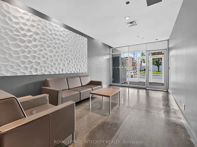 180 York St #909 — Photo 4