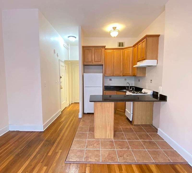 1st image of 174 Amity St Floor 2