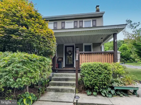 900 2nd St, Mount Wolf, PA 17347
