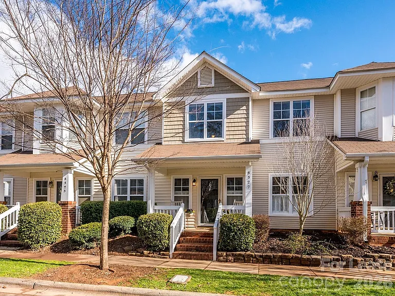 8327 Brickle Ln — Photo 1
