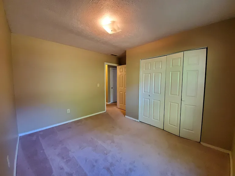 149 E Willow Ct — Photo 25