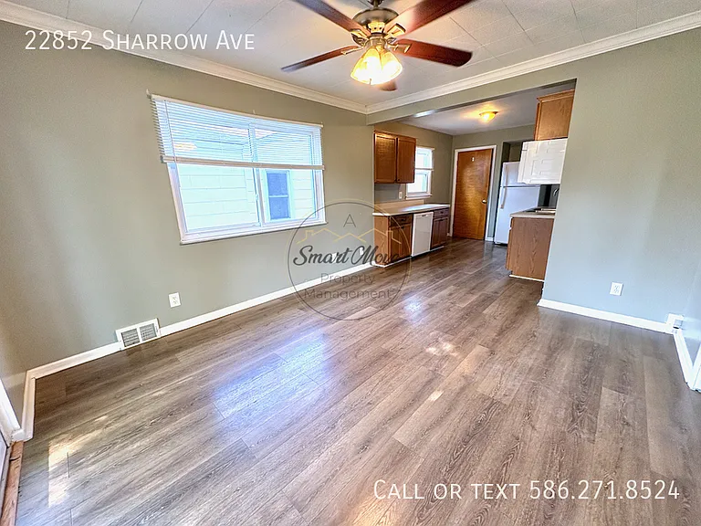 22852 Sharrow Ave — Photo 10