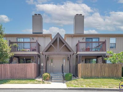 5641 SW Foxcroft Cir S APT 202, Topeka, KS, 66614