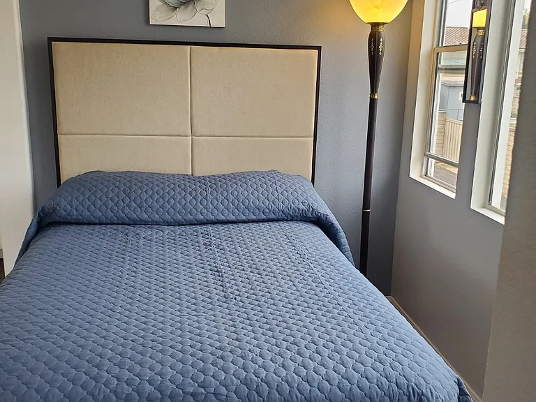 Comfortable full new posterpedic mattress.