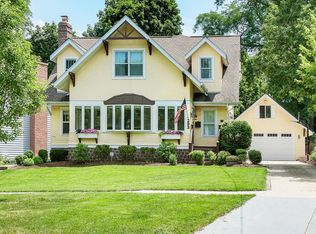 293 Lorraine Rd, Glen Ellyn, IL 60137