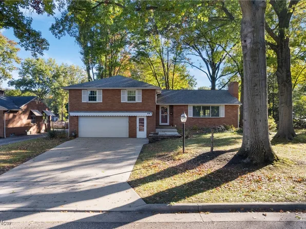 404 Cordelia St SW, North Canton, OH 44720