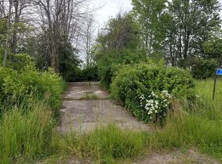 702 Sandy Beach Rd, Belgium, WI 53004