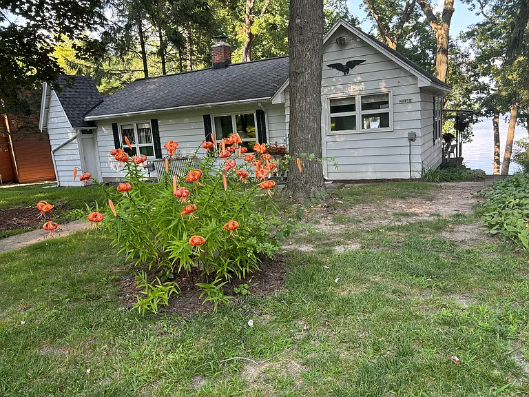 N9152 Oakwood Ln — Photo 2