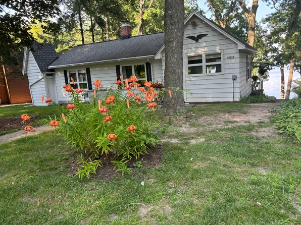 N9152 Oakwood Ln, Mukwonago, WI 53149