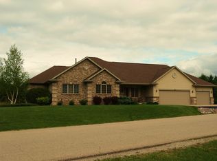 N3264 Feather Ridge Dr, Appleton, WI 54913