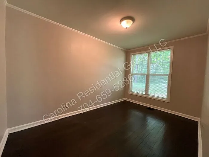 6013 Carver Blvd #B — Photo 8