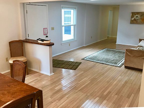 2nd image of 1152 Skyway Dr