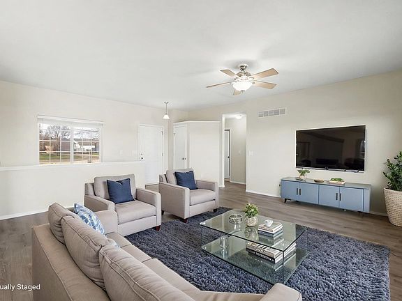 3rd image of 1334 N Aksarben Ct