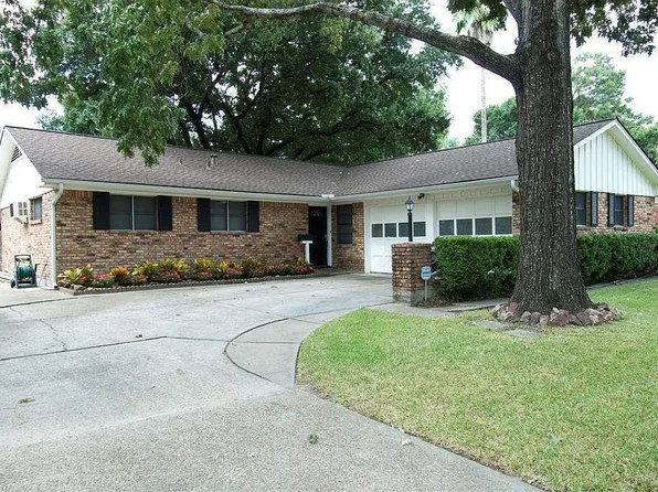 5319 Saxon Dr, Houston, TX 77092