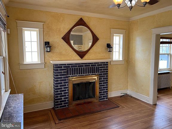 4th image of 736 Easley St