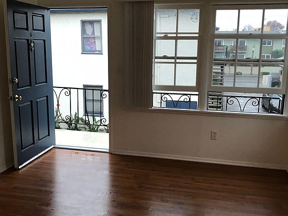 5th image of 1949 20th St APT F