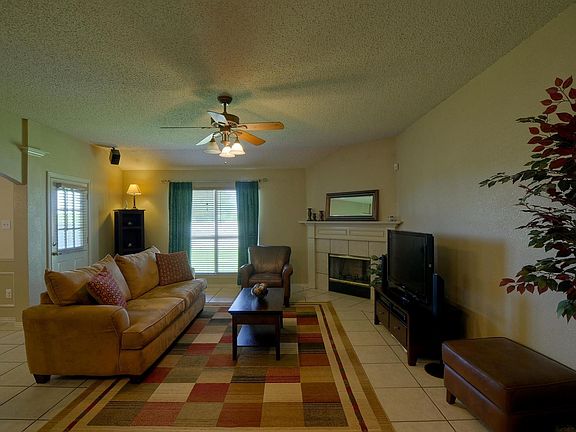 3rd image of 7557 Juliet Ln
