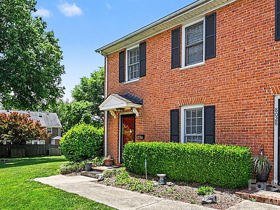 3rd image of 8030 Regent Park Ln