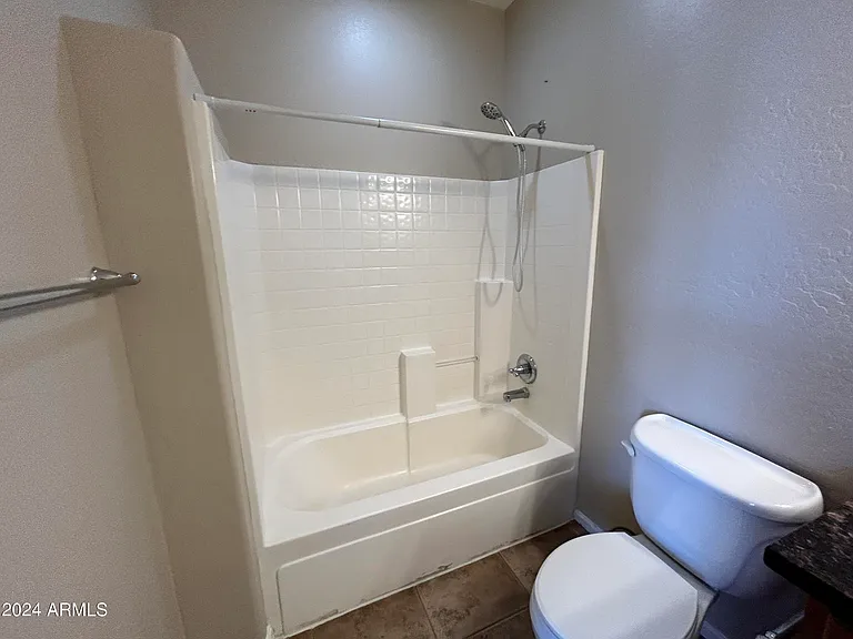 897 E Roma Ave #3 — Photo 23