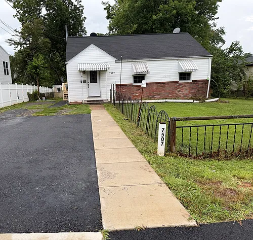 7507 Magarity Rd Photo 1