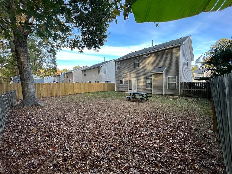 433 Garcia Dr — Photo 31