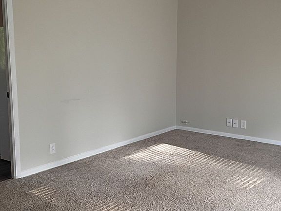 4th image of 702 Saratoga Ave