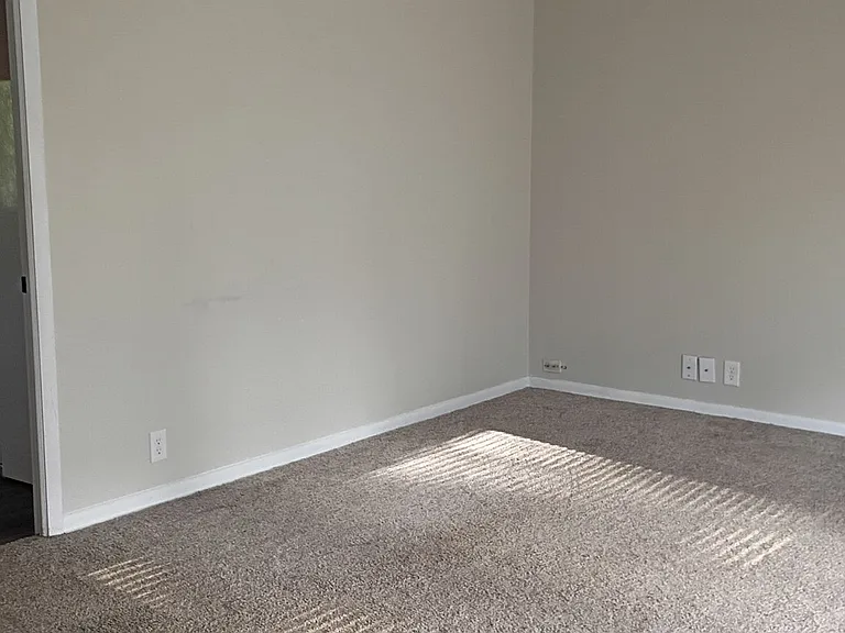 702 Saratoga Ave — Photo 4