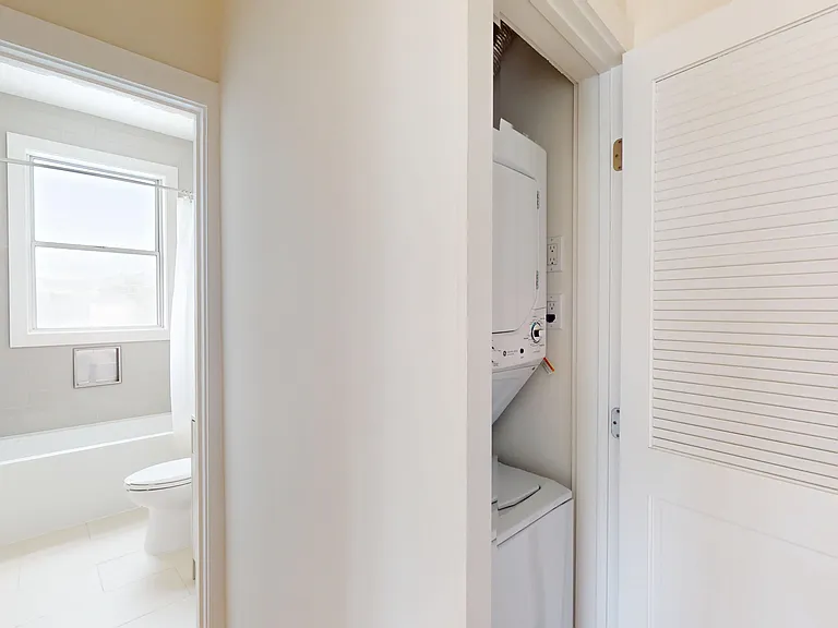 40 Tiffany Ave #9 — Photo 7