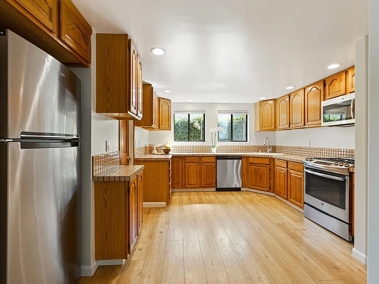822 Shirley Ave — Photo 12