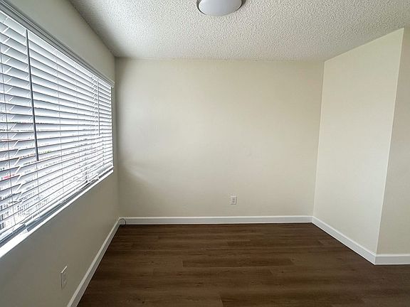 5th image of 3841 Franklin Ave APT 1