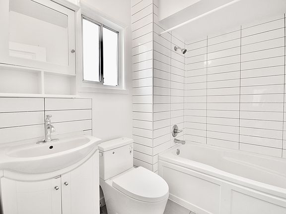 3rd image of 1654 Venables St #4