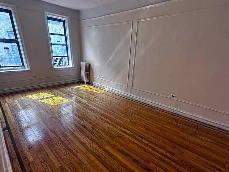 581 Academy St #6 — Photo 2