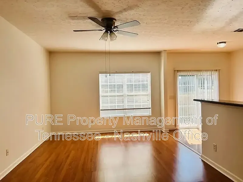 3 bed, 2.5 bath, 1574 sqft, $2,050 — Photo 2