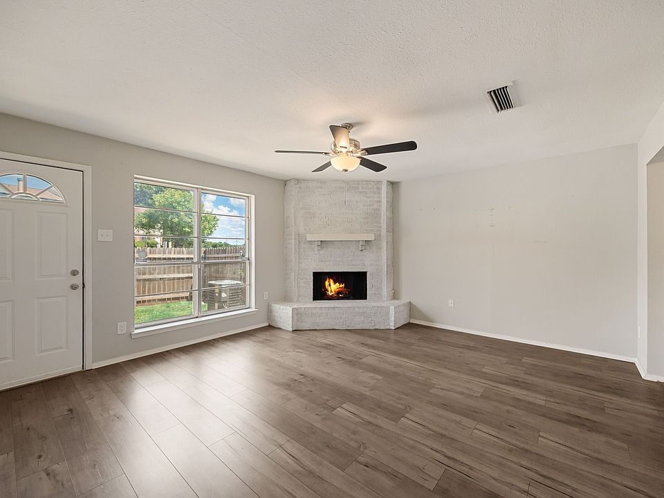 1st image of 1 E Mountain Ln