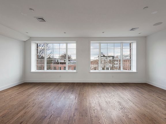 4th image of 368 Gates Ave #4