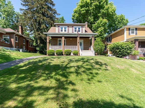 3rd image of 5919 Woodmont Ave