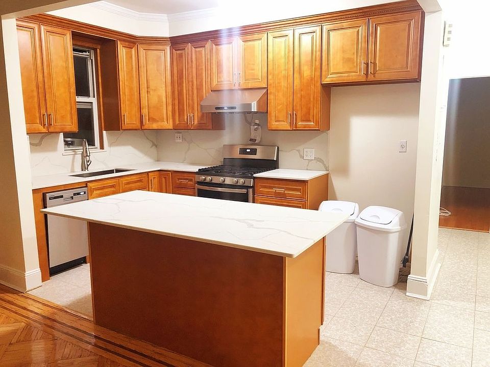 1st image of 20-77 45th St #2