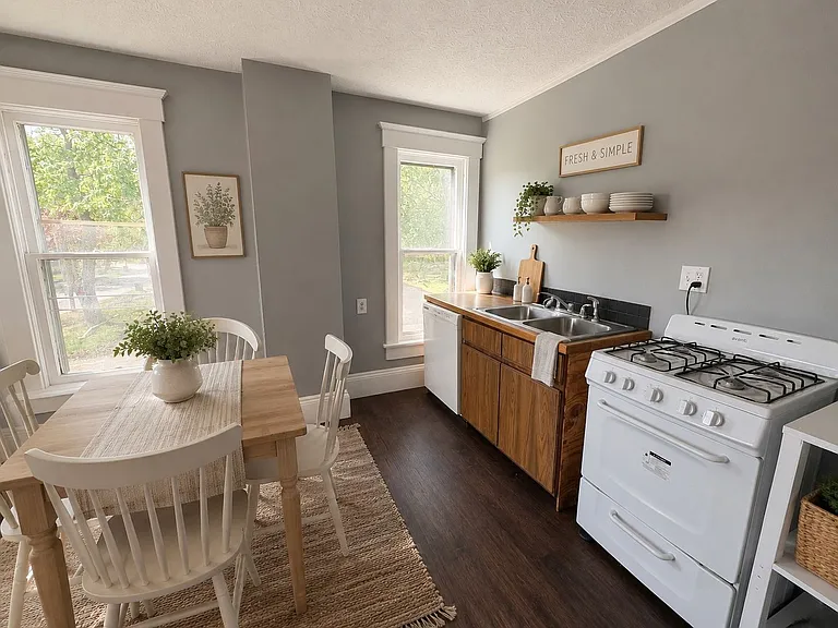 532 Crosby St — Photo 15