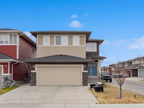 118 N Saddlestone Park NE, Calgary, AB T3J 0Z5