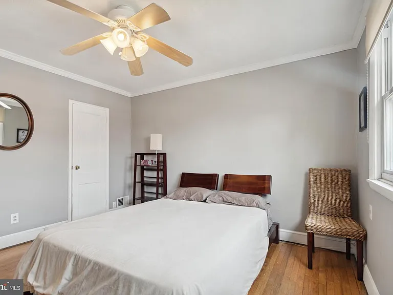 705 Eastshire Dr — Photo 17