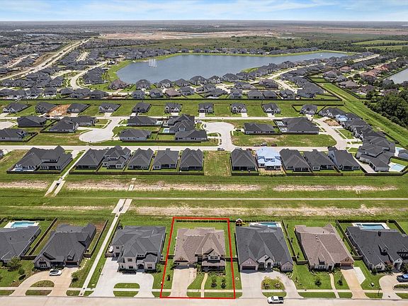 4th image of 2547 Sandy Lake Dr