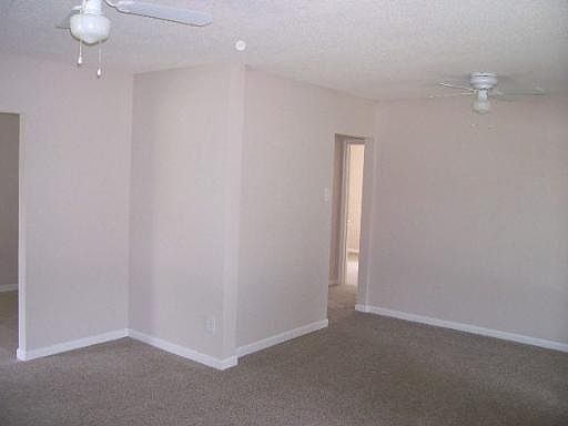 4th image of 1039 GROSVENOR BLVD