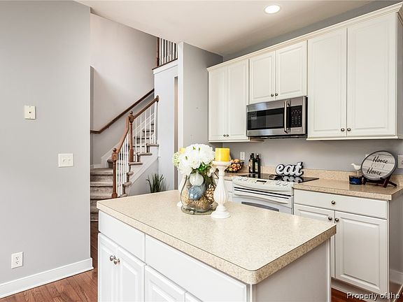 4th image of 408 Suri Dr