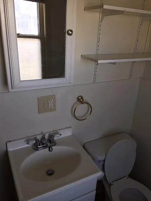 1 bed, 400 sqft, $900 — Photo 4