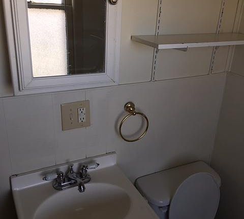 4th image of 933 Mathews Ave #2F