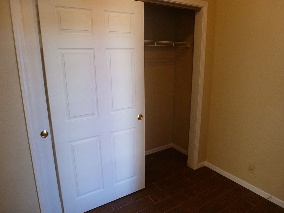 Entryway closet