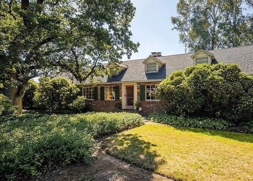 1st image of 560 Circle Dr S