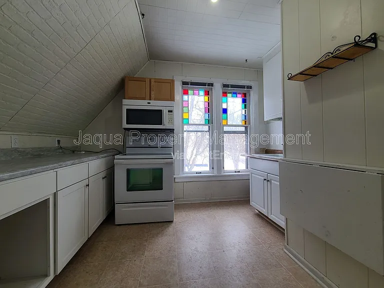 621 State St #2 — Photo 11